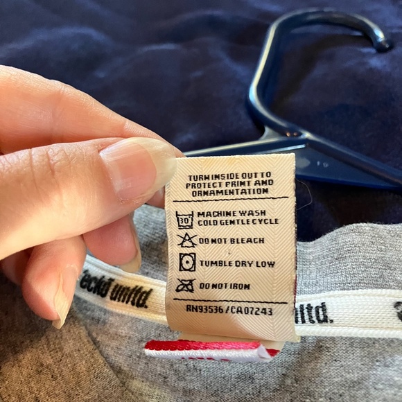 Ecko Unlimited Graffiti Tee in Large - Picture 5 of 9